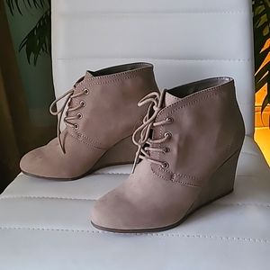 Arizona Jean Company Azlexie Booties ❤️